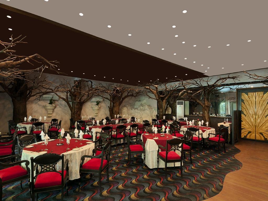 Chik Bānavar The Golden Palms Hotel & Spa מראה חיצוני תמונה
