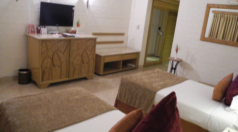 Chik Bānavar The Golden Palms Hotel & Spa מראה חיצוני תמונה